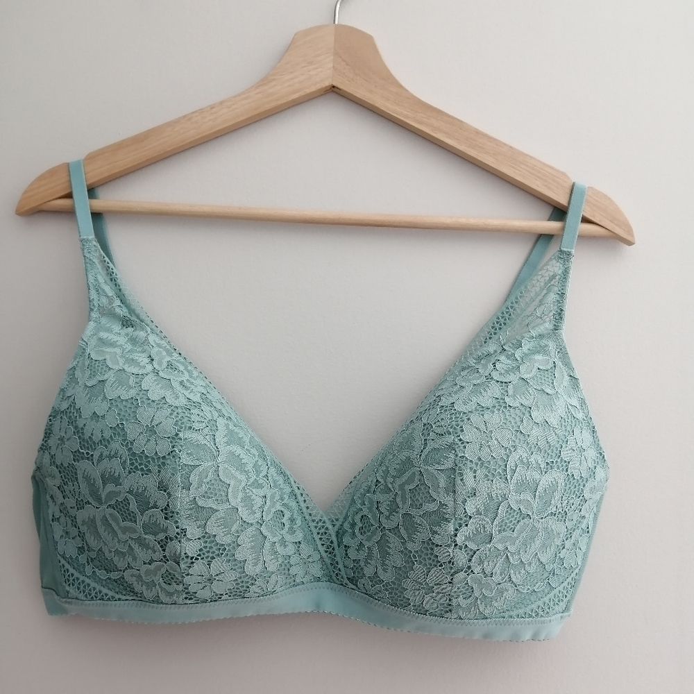 Knix Lace Deep V Bralette in Sage Plus Size XXL (Fits 40 A-DD)